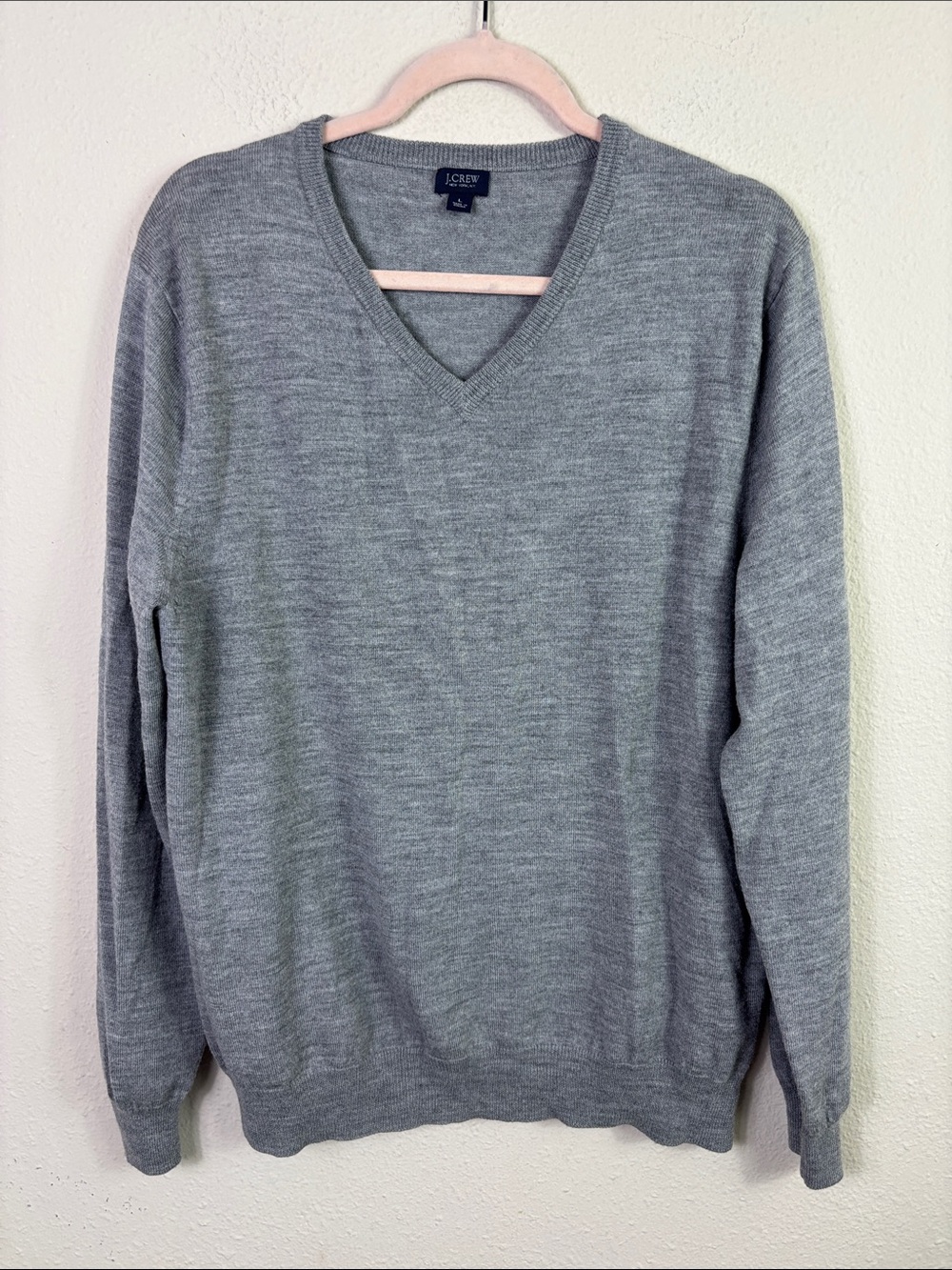 J. Crew 100% Merino Wool Grey Pullover V-neck Sweater Ribbed Trims size Large
